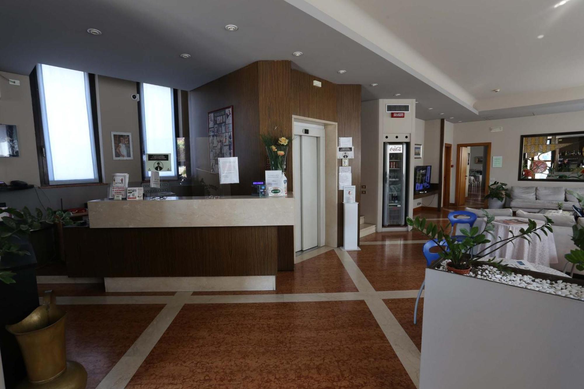 Hotel Roma Bussolengo Kültér fotó